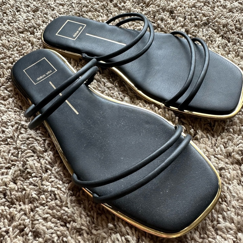 Dolce Vita Black Sandals Size 9.5